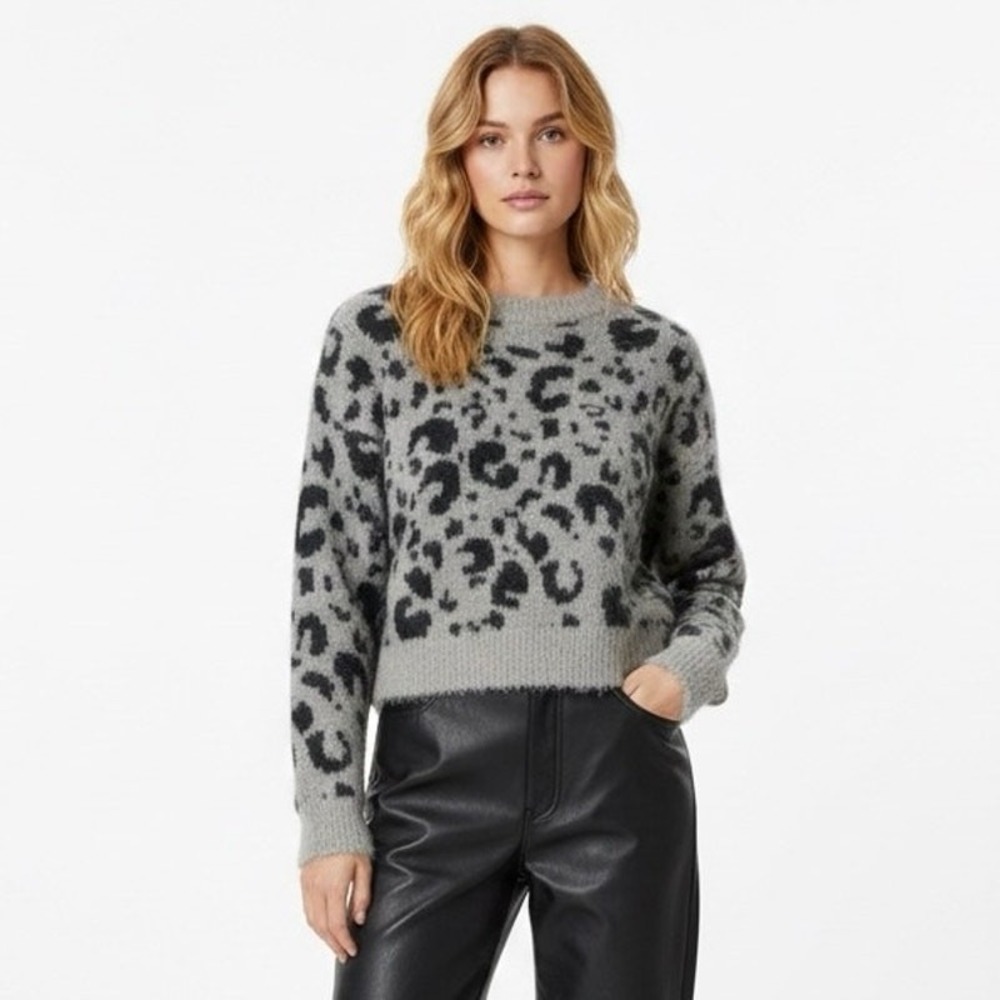 So Leopard Animal Print Fuzzy Eyelash Knit Sweater Grey Black Cropped Size M